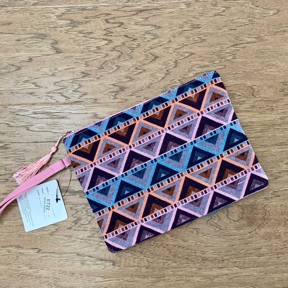 NWT Boho Multicolor wristlet or Travel bag! - Picture 1 of 4
